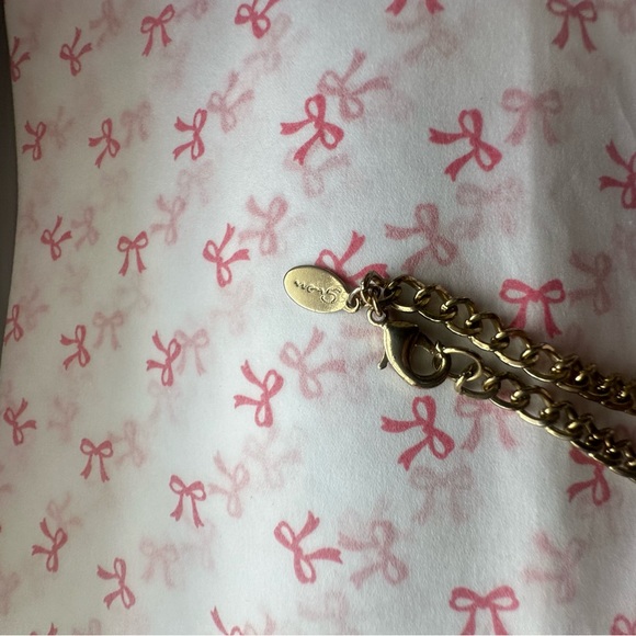 Guess Gold Heart and Key Necklace - Picture 5 of 5